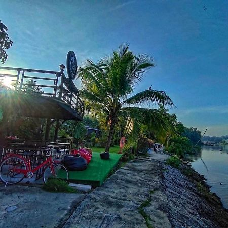 Baantia Chomtawan Bed & Breakfast Surat Thani Exterior photo