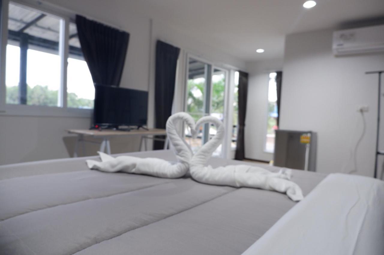 Baantia Chomtawan Bed & Breakfast Surat Thani Exterior photo